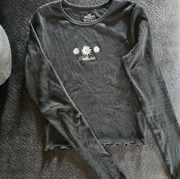 Hollister Crop Top - Picture 1 of 3